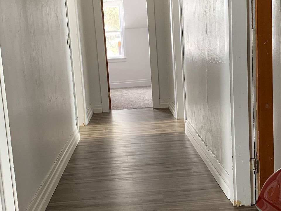 1st image of 551 E Hooper Ave APT 3