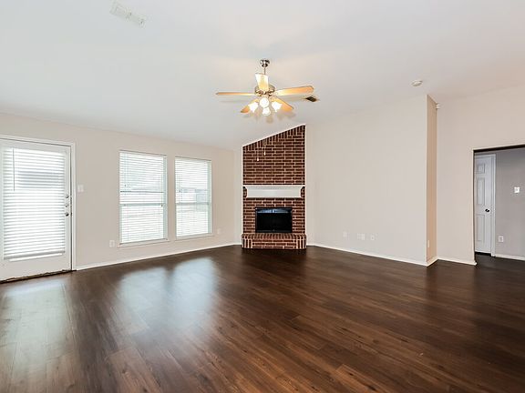 4th image of 1037 Hidden Meadow Dr