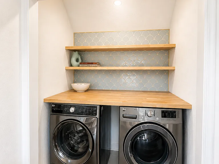4300 Pinter Ln #4300 — Photo 3