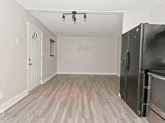 4th image of 2178 White Ave