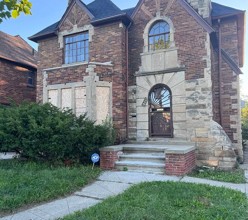 18050 Kentucky St