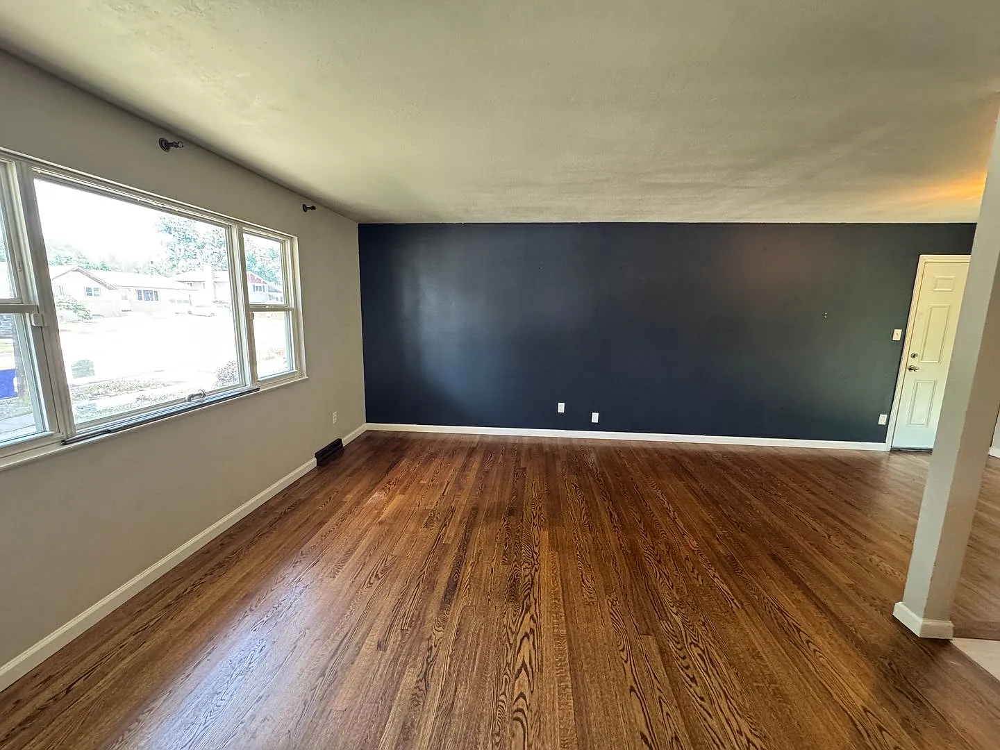 Stylish Tri-Level with Bonus Living Space and Huge Backyard! — Photo 2