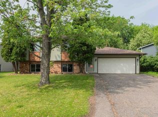8579 Morgan Ln, Eden Prairie, MN 55347