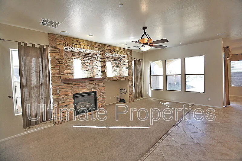 3 bed, 2.5 bath, 2344 sqft, $2,295 — Photo 2