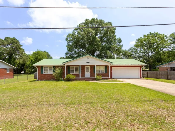 15 Carriage Rd, Anniston, AL 36206