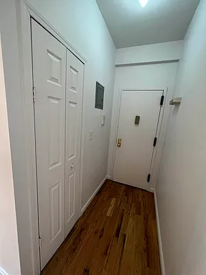 Rented by Delmark Realty LLC | media 23