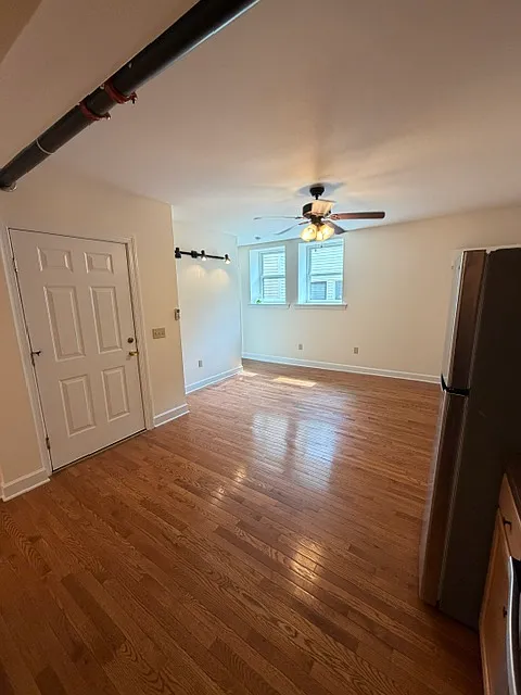 1 bed, 700 sqft, $1,150 — Photo 2