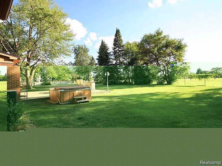 5363 English Dr — Photo 32