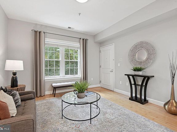 5th image of 4009 Davis Pl NW APT 302