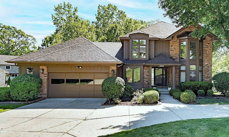 1st image of 5880 Independence Ln