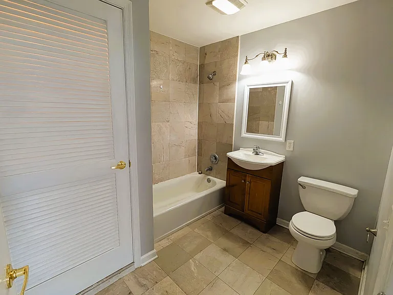 19 Market St #405 — Photo 15