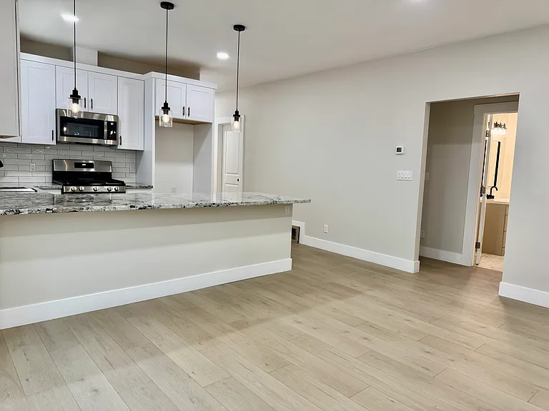 2411 E St — Photo 16
