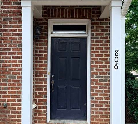 3rd image of 806 Carpenter Glenn Dr