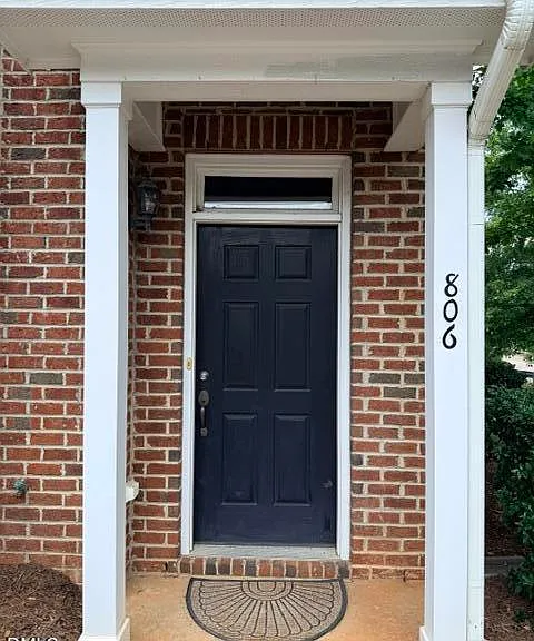 806 Carpenter Glenn Dr — Photo 3