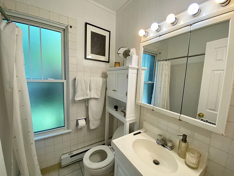 2146 N Dayton St #202 — Photo 9
