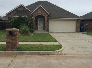 535 E Hillcrest Ln, Mustang, OK 73064