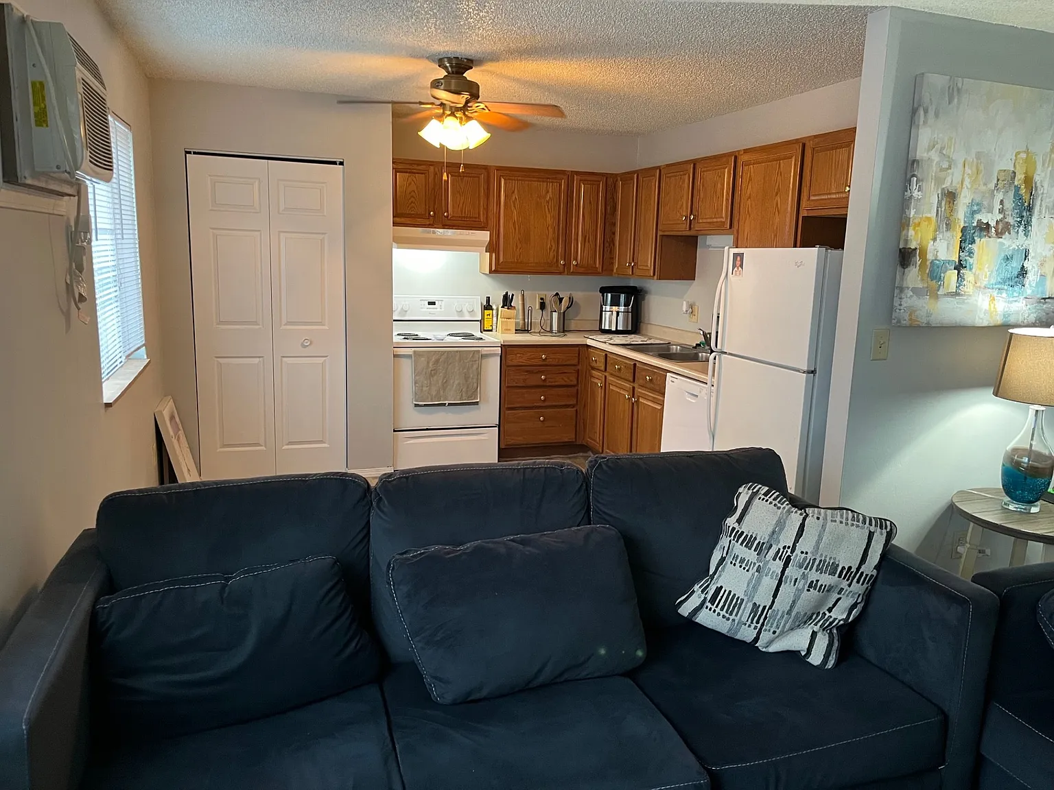 2 bed, 850 sqft, $975 — Photo 2