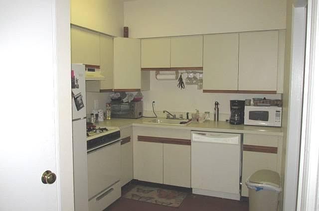 2nd image of 333 Adams St APT 2