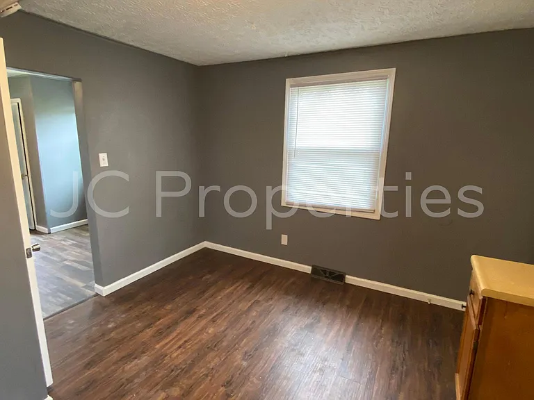 4406 Waymire Ave — Photo 7