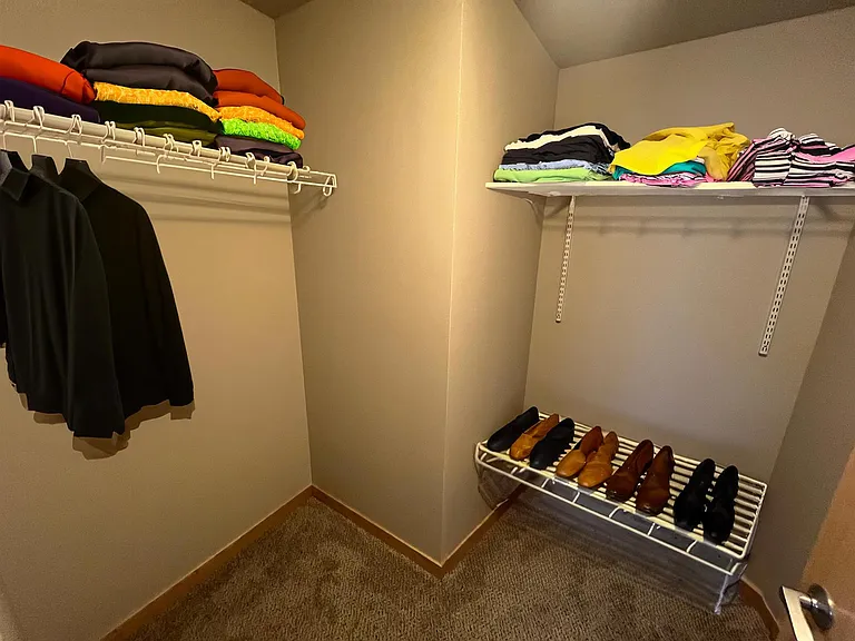 Venture Luxury High Rise — Photo 240
