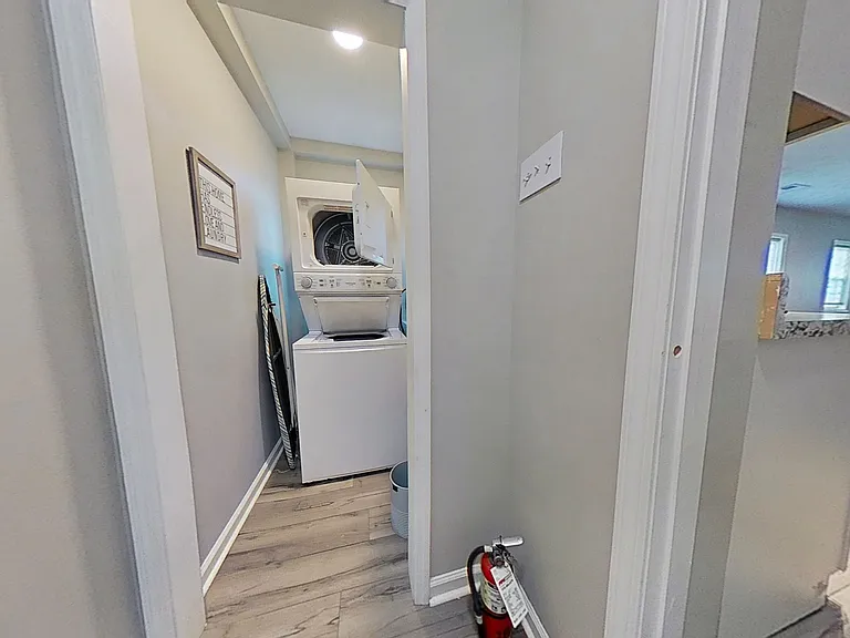 445 Ames St #A — Photo 10
