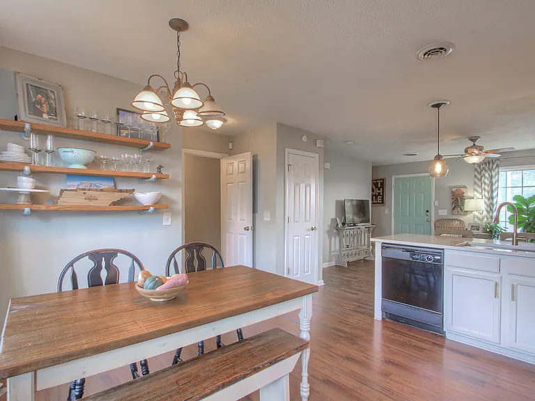 111 Cleveland St — Photo 11