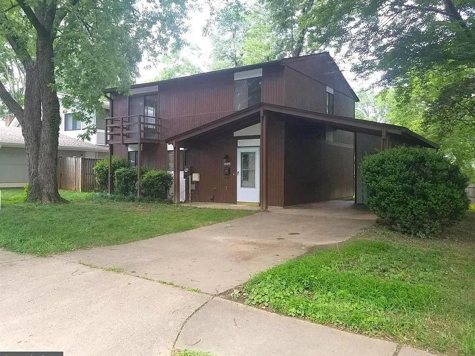6363 11th Rd N