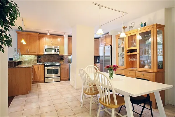 Sold by Citi Habitats | media 11
