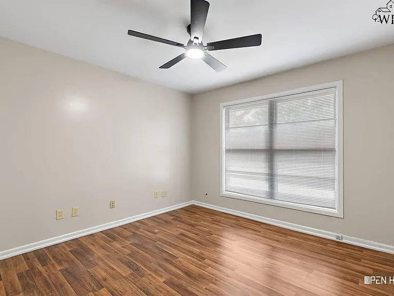 4202 Meadowbrook Dr — Photo 17