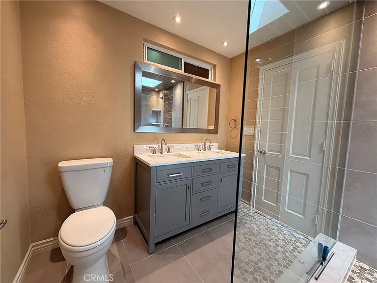 1447 S Valley Center Ave — Photo 25