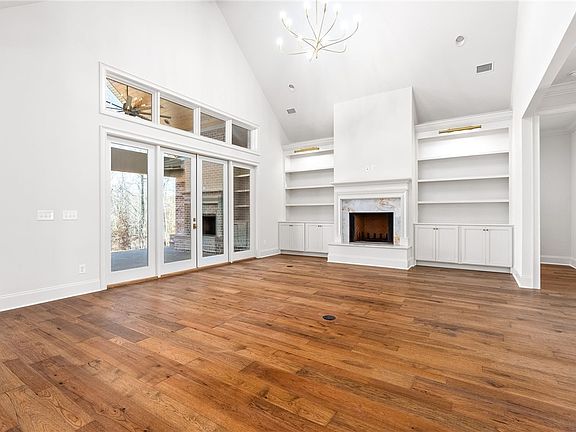 3rd image of 9040 Chapel Heights Dr