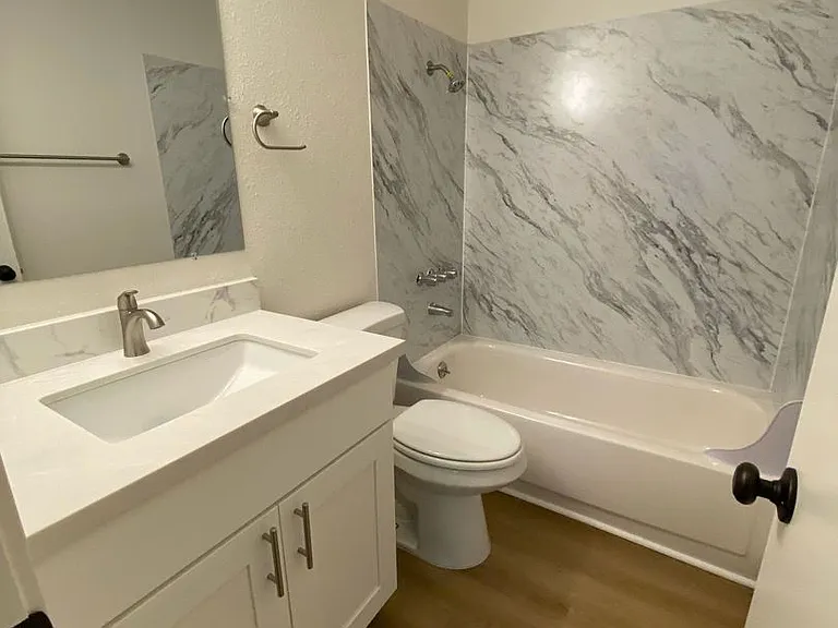 17925 E Burnside St #105 — Photo 10