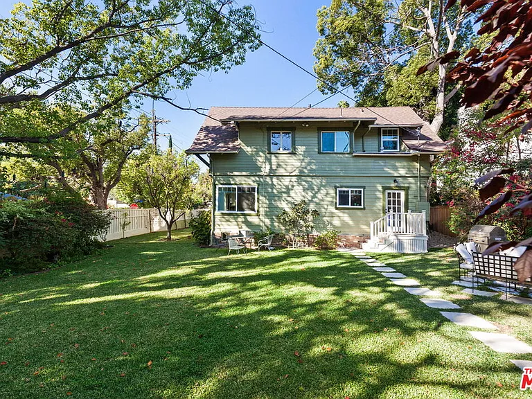 2102 N Bronson Ave — Photo 39