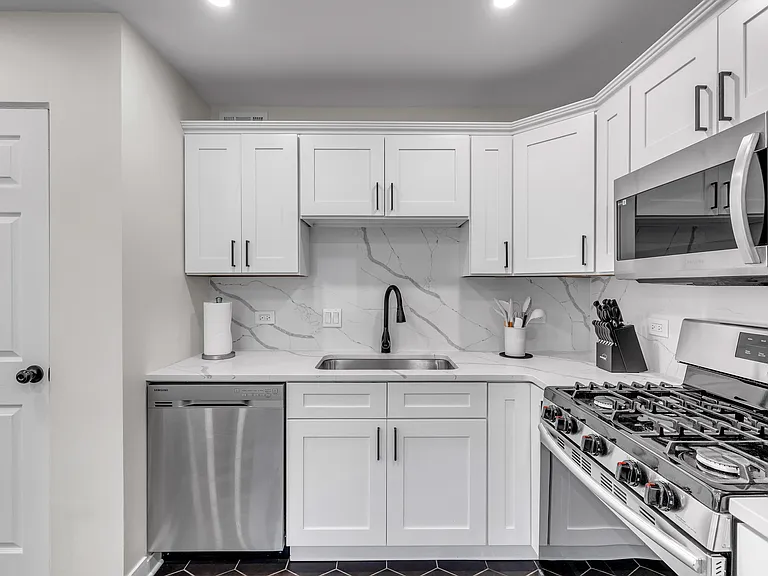 860 S Spring Rd — Photo 4
