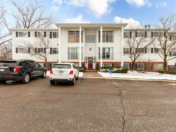 420 Baldwin Ave APT 95, Rochester, MI 48307