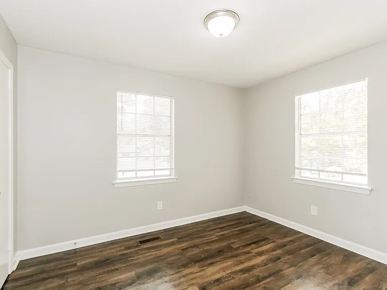 129 Hickory St — Photo 13