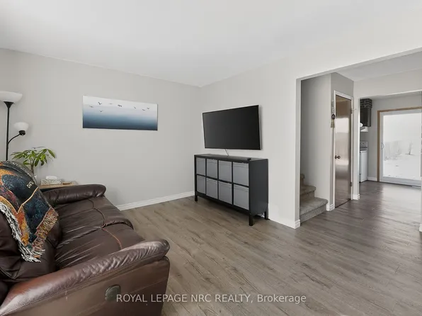 28 Chantal Ct, Welland, ON L3B 5V3