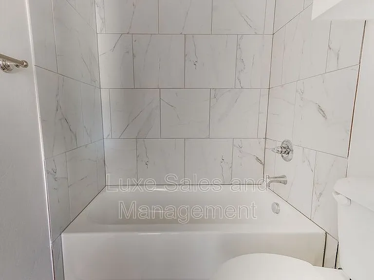 10530 Utica Dr — Photo 29