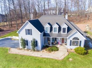 17 Stonehedge Ln, Andover, NJ 07821