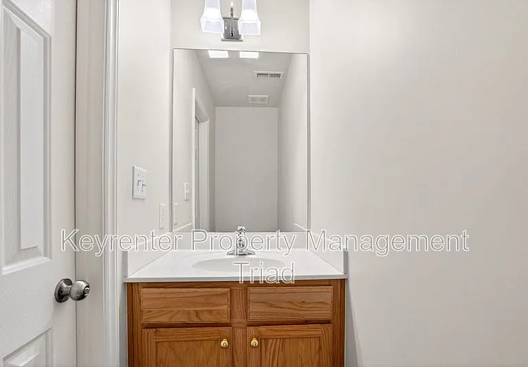 805 Creek Crossing Trl — Photo 11