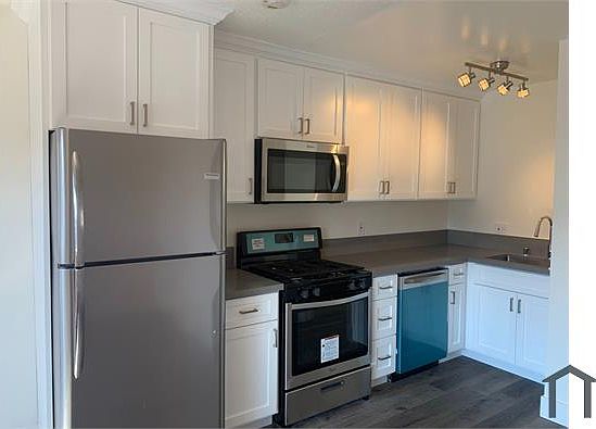 3rd image of 6121 Crenshaw Blvd #7