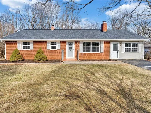 200 Cornell Rd, Rocky Mount, VA 24151