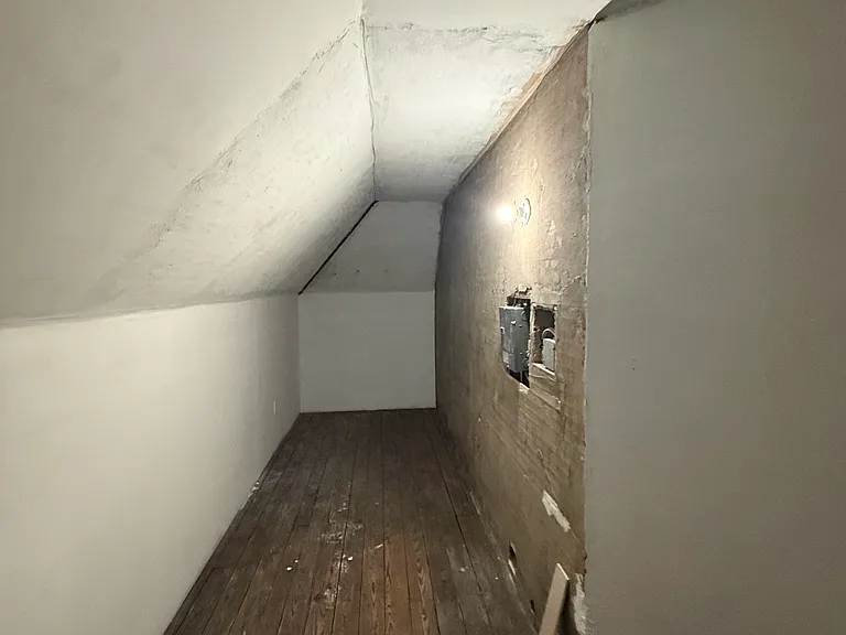 145-147 S Hyde Park Ave #3 — Photo 12
