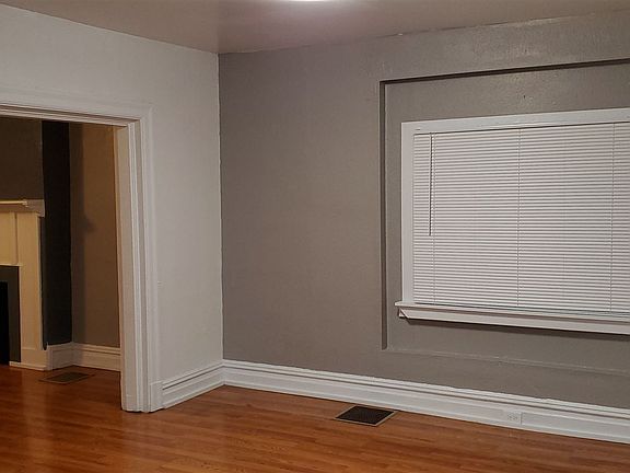 7303 Hermitage Dining Room 3