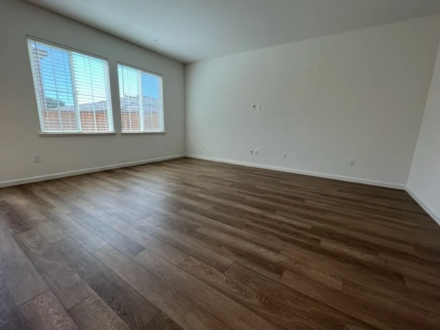 Gorgeous 4 Bedroom, 3 Bathroom Home in Oakley with SOLAR! — Photo 4