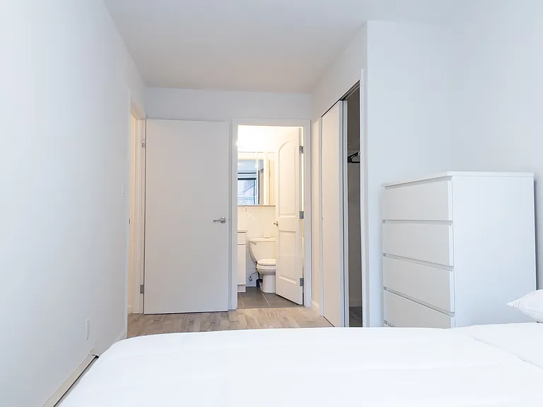 614 10th Ave #3E — Photo 4