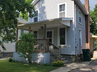902 Clyde St, Lansing, MI 48915