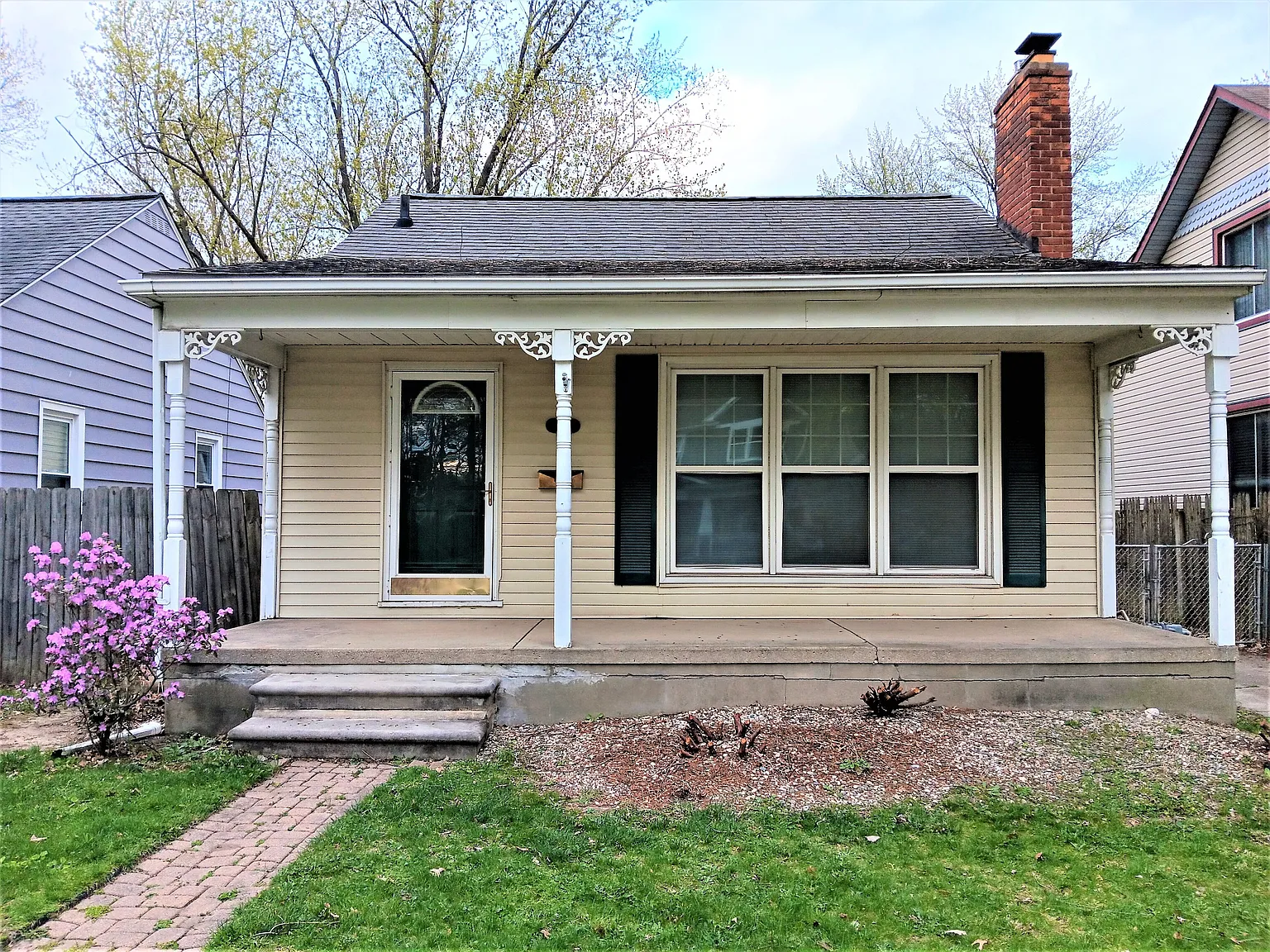 224 N Alexander Ave photo 1