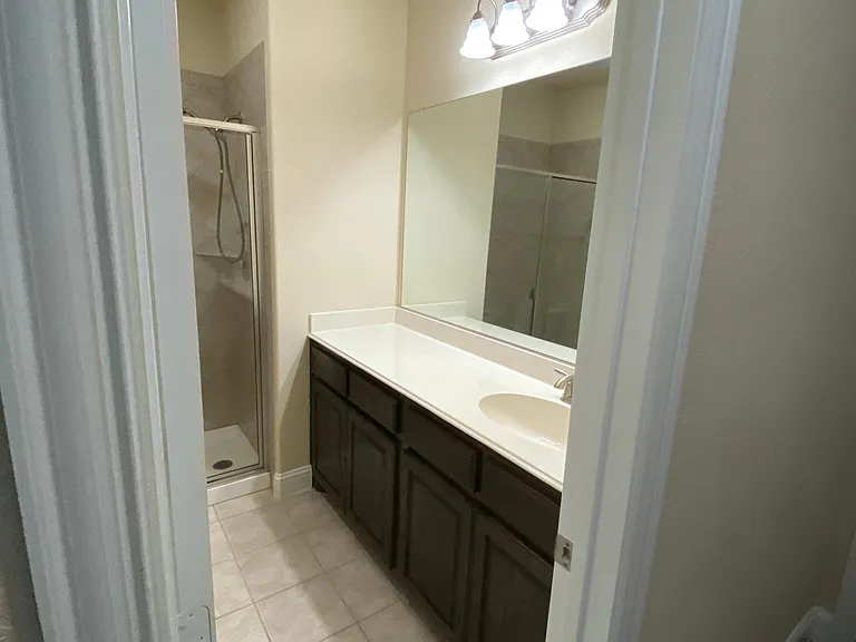 15517 Pioneer Bluff Trl — Photo 14