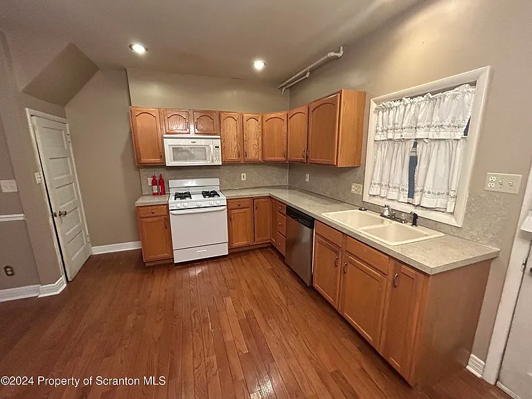 263 S Hancock St — Photo 9